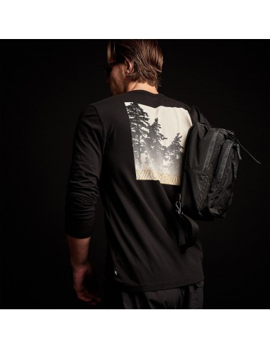 Mountain Terrain Graphic Tee - Black des créatures d'habitude